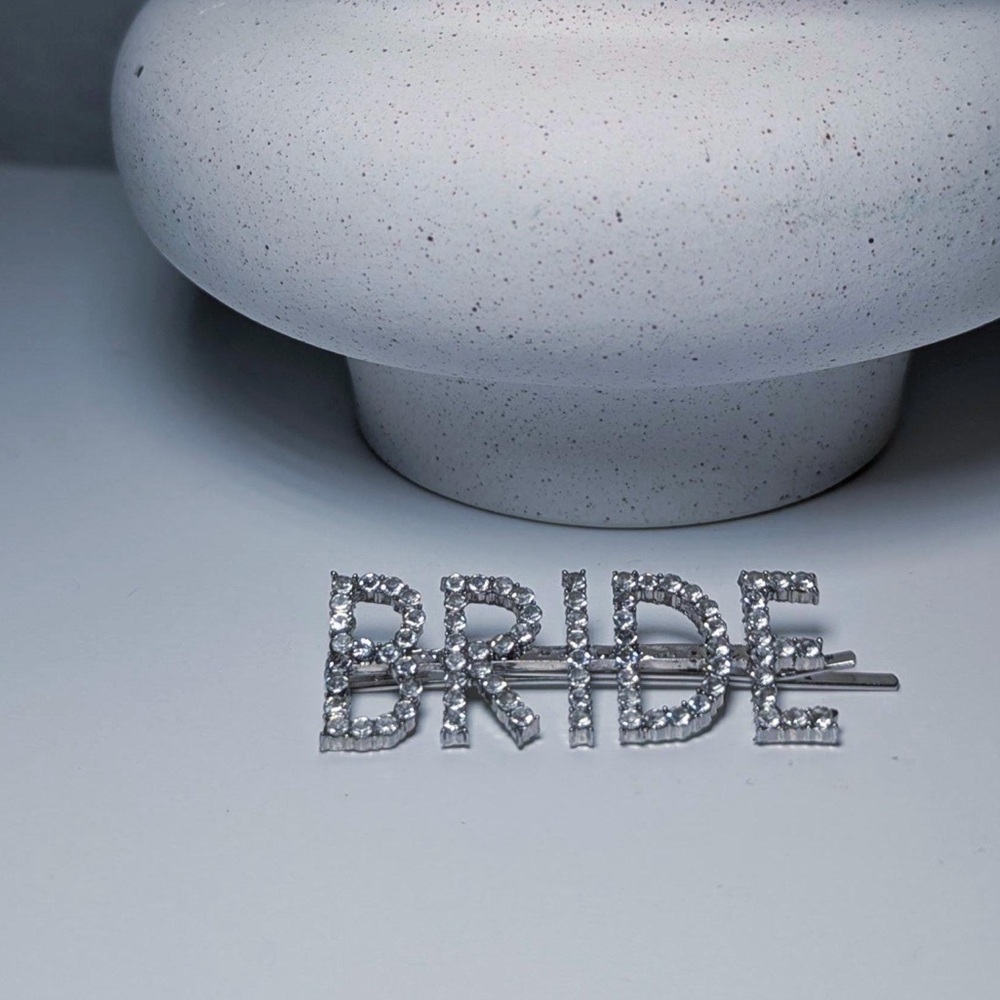 Sparkling Silver Bride Hair Accessory, Bridal Hair Pin, (brandnew) - Picture 3 of 4